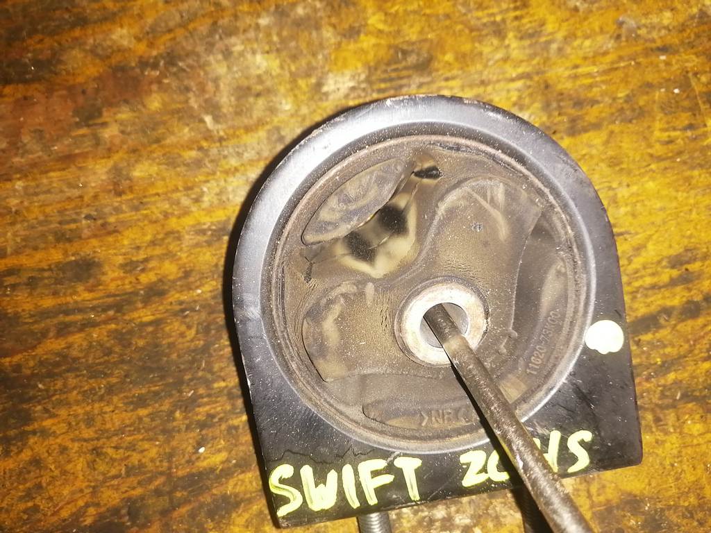 SWIFT ZC71S ПОДУШКА ДВС ПЕРЕД. Suzuki Swift