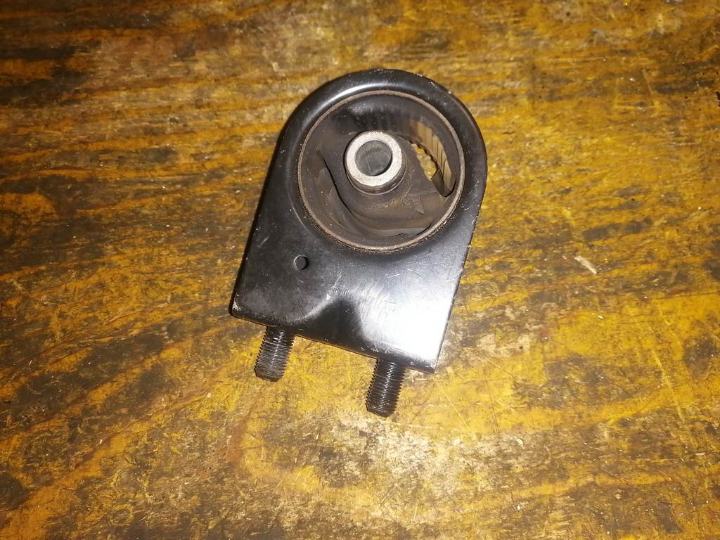 MPV LW3W ПОДУШКА ДВС Mazda MPV