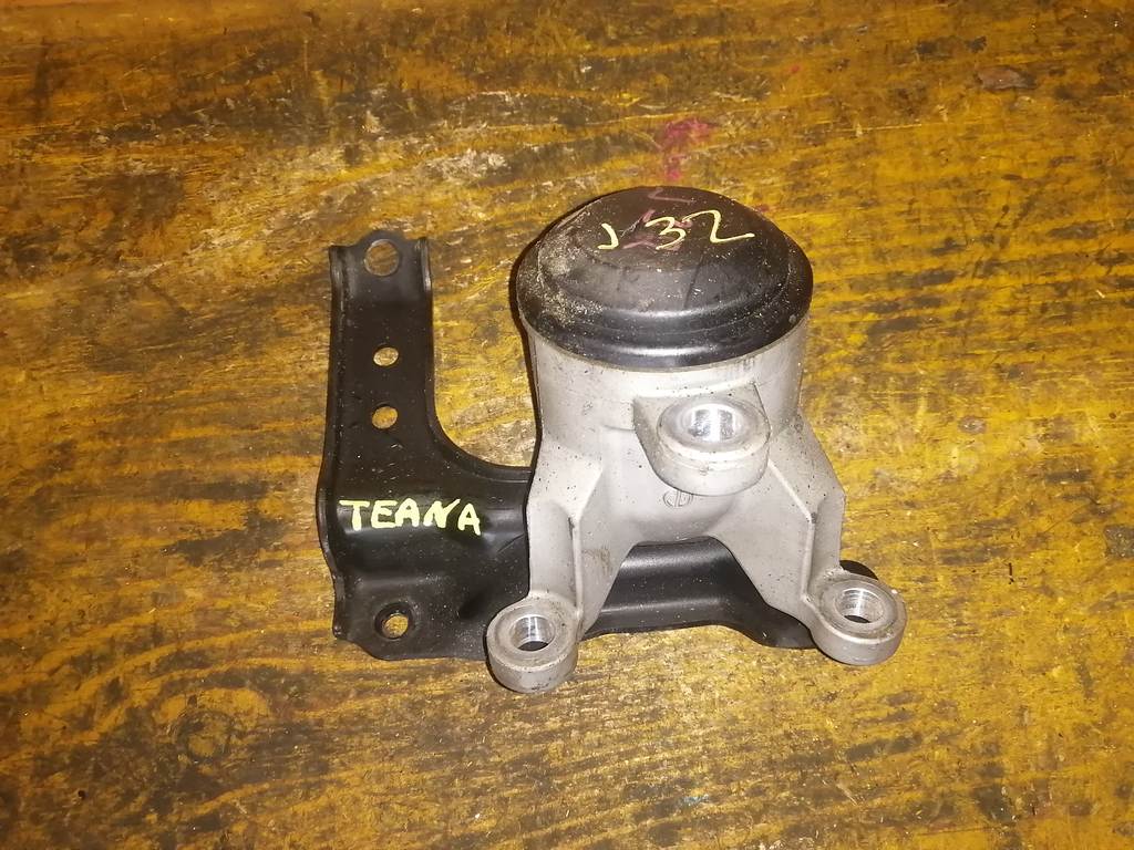 подушка двигателя Nissan Teana