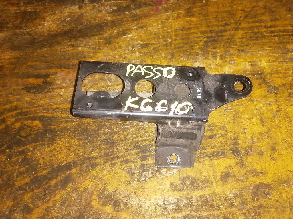 подушка двигателя Toyota Passo