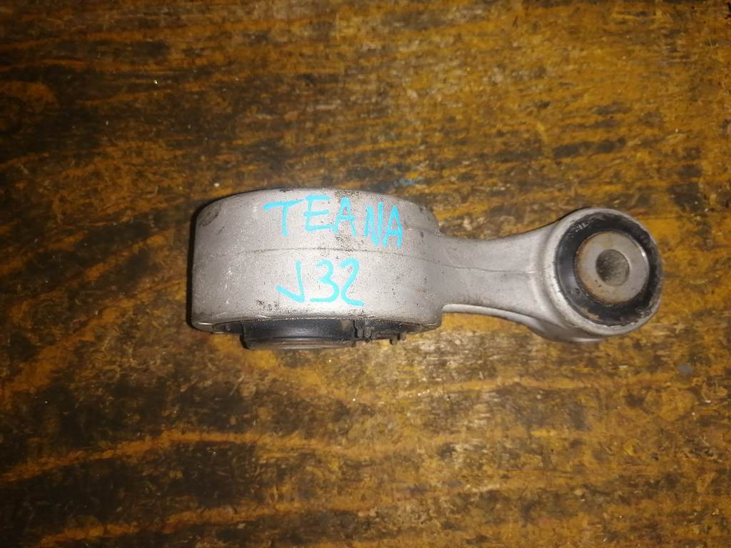 подушка двигателя Nissan Teana