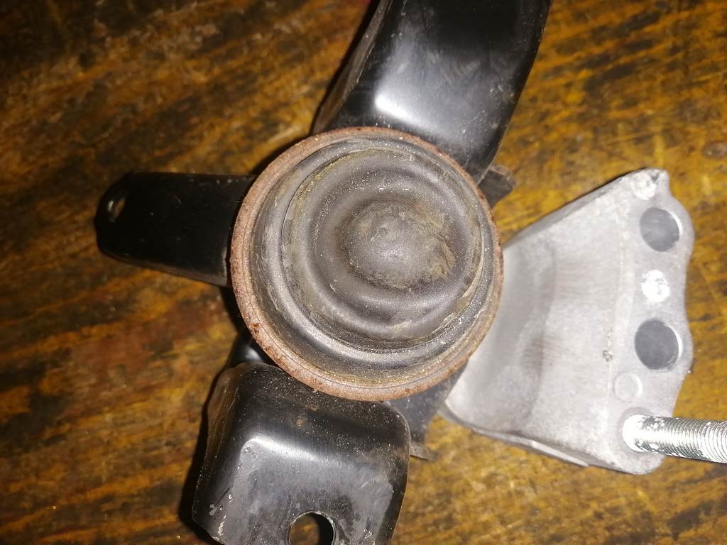 PASSO KGC35 ПОДУШКА ДВС ПРАВАЯ Toyota Passo