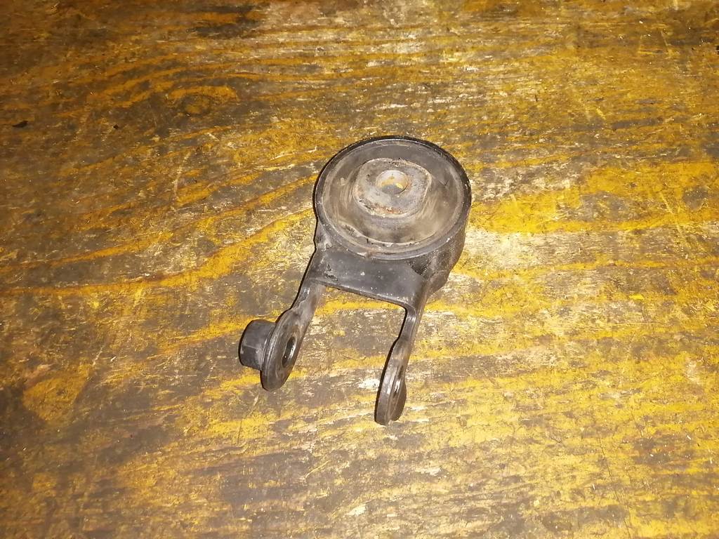 VITZ KSP90 ПОДУШКА ДВС ЗАДНЯЯ Toyota Vitz