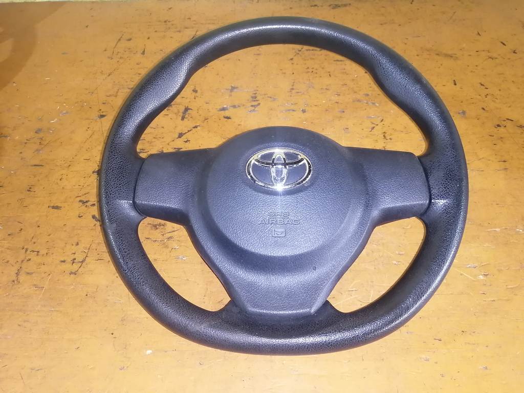 airbag водительский Toyota Vitz
