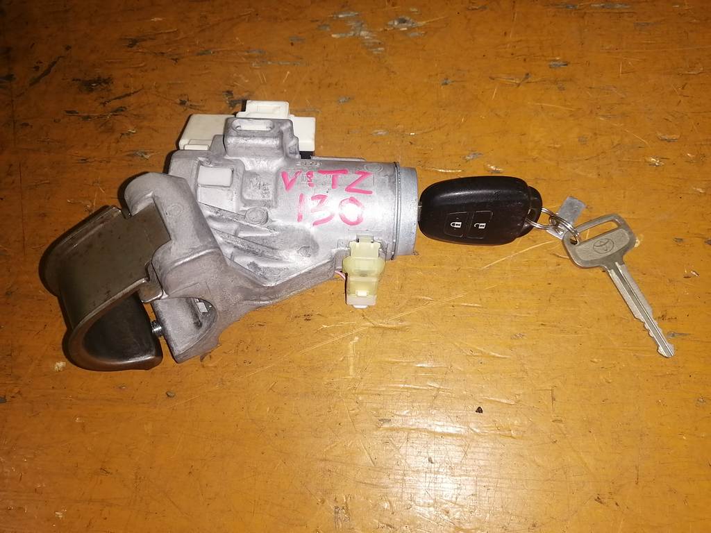 замок зажигания Toyota Vitz