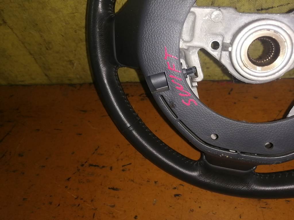 Салон Suzuki Swift