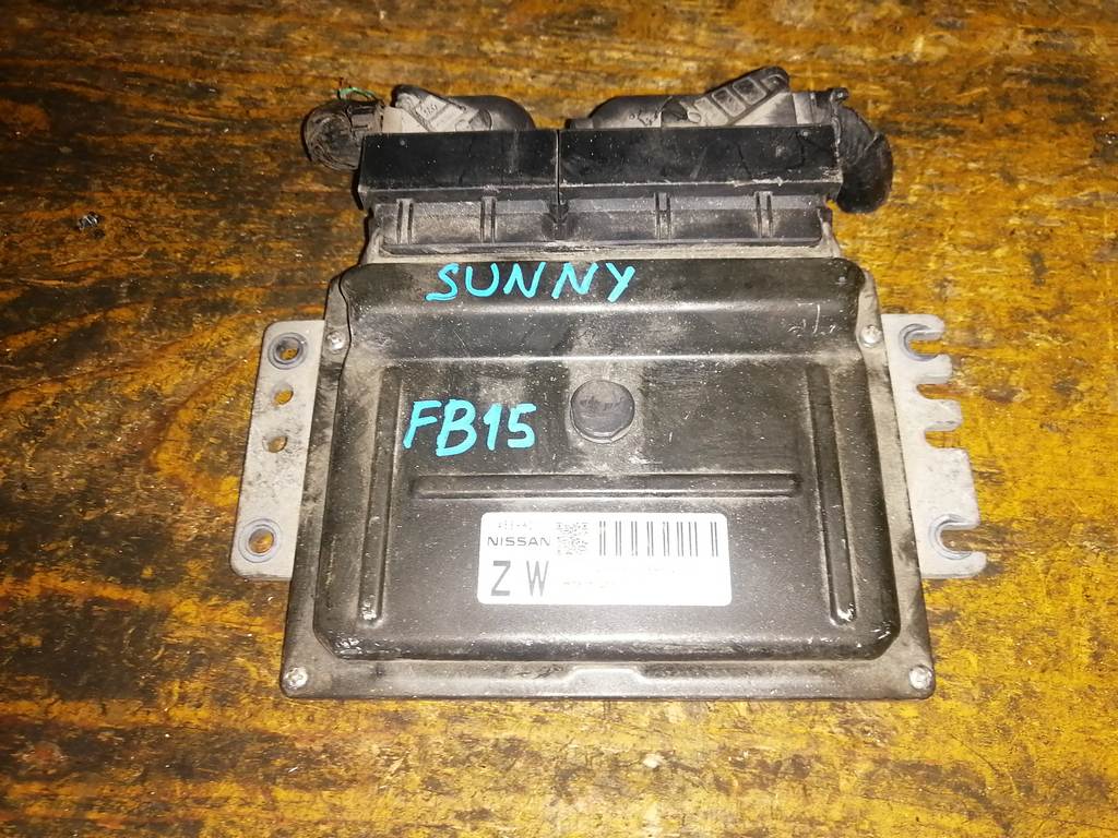 блок управления двс Nissan Sunny