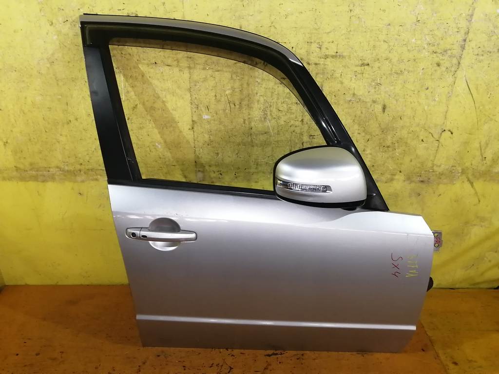 дверь Suzuki SX4