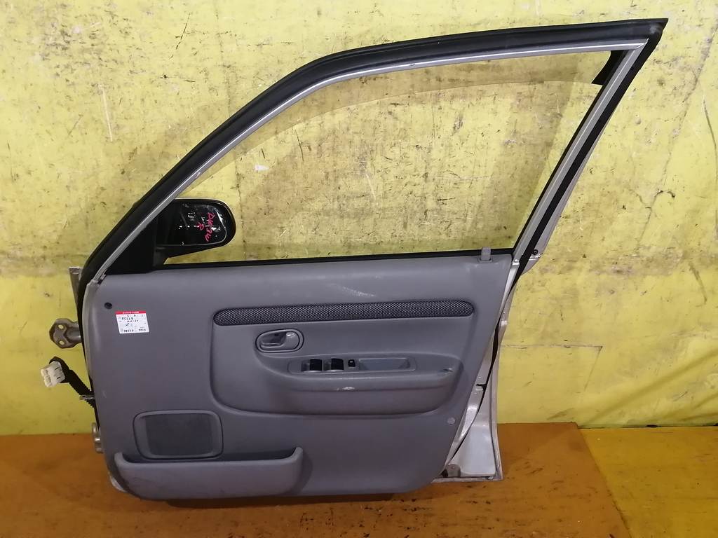 DEMIO DW3W ДВЕРЬ ПЕРЕДНЯЯ ПРАВАЯ, дефект Mazda Demio 4