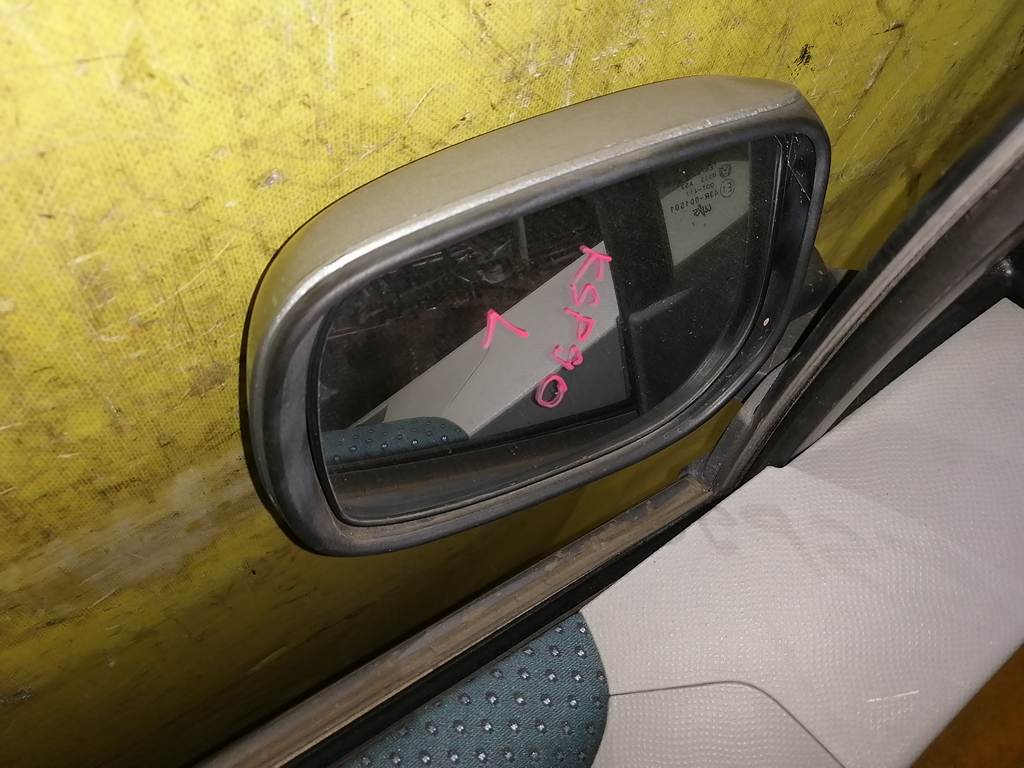 зеркало Toyota Vitz 0
