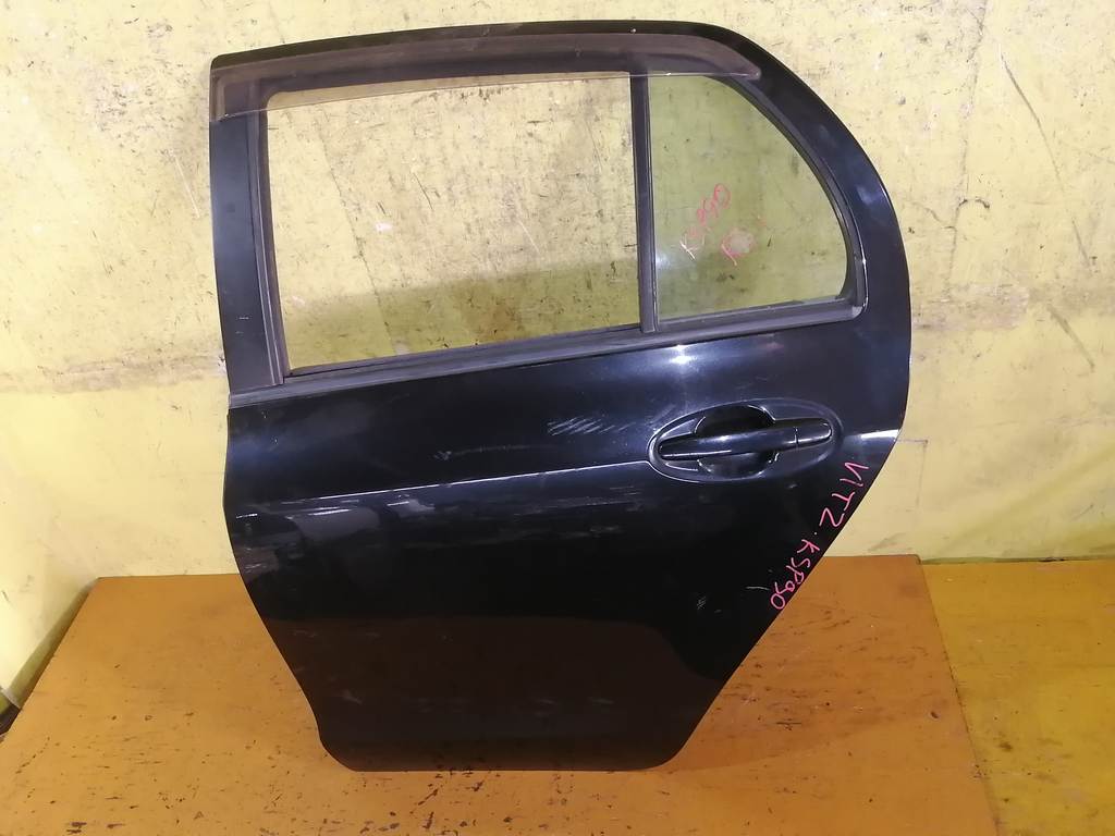 дверь Toyota Vitz