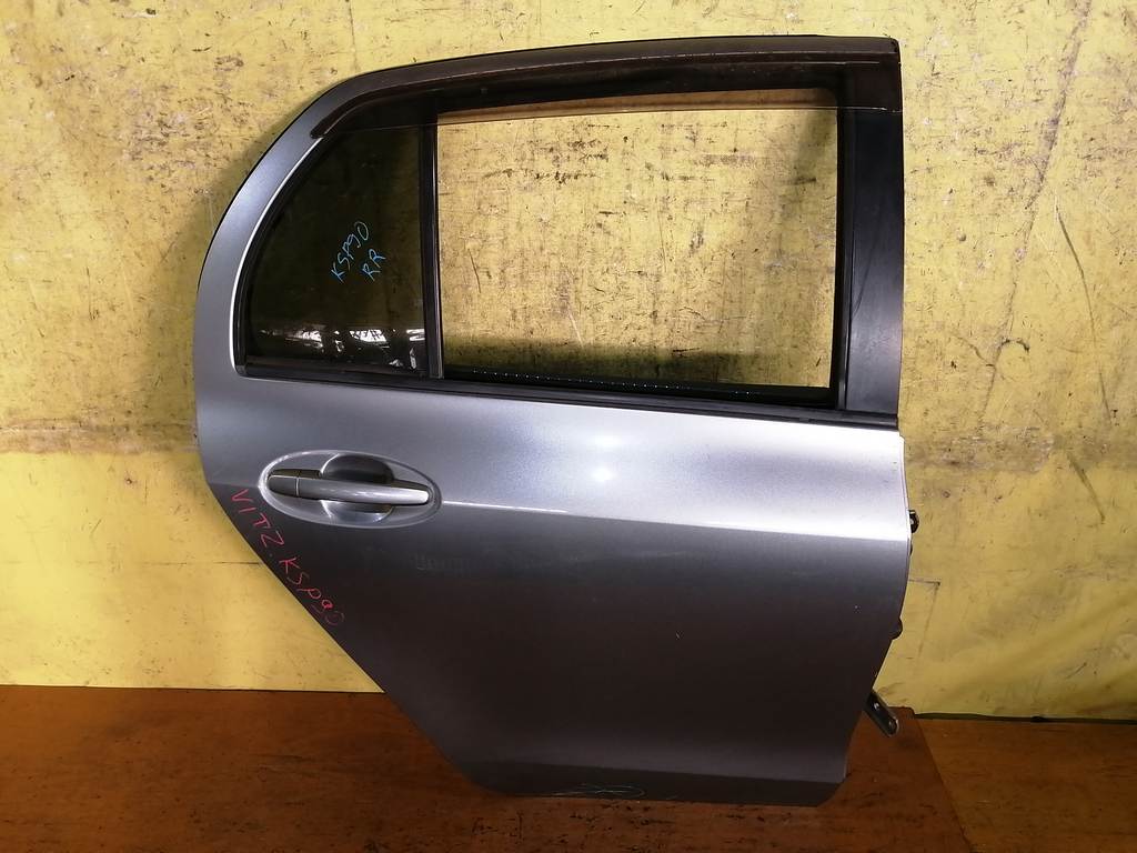 дверь Toyota Vitz 0