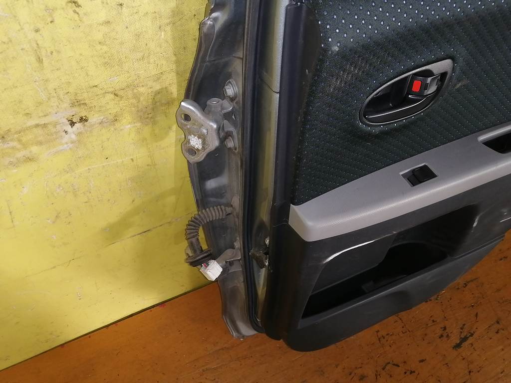дверь Toyota Vitz 6