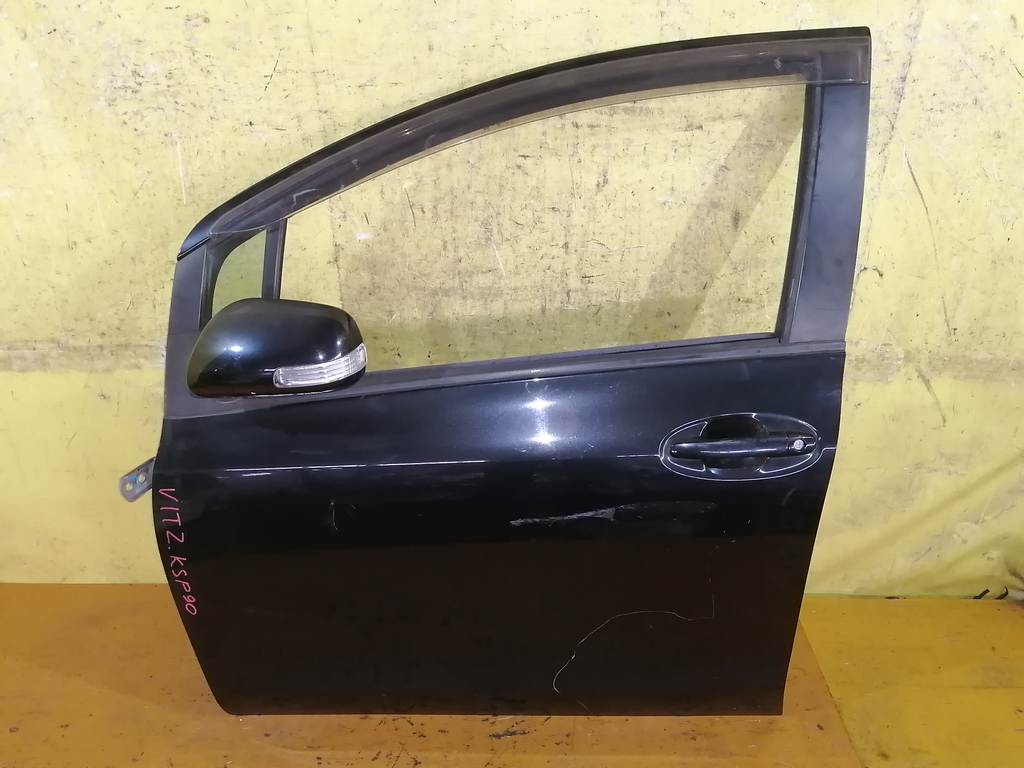 дверь Toyota Vitz