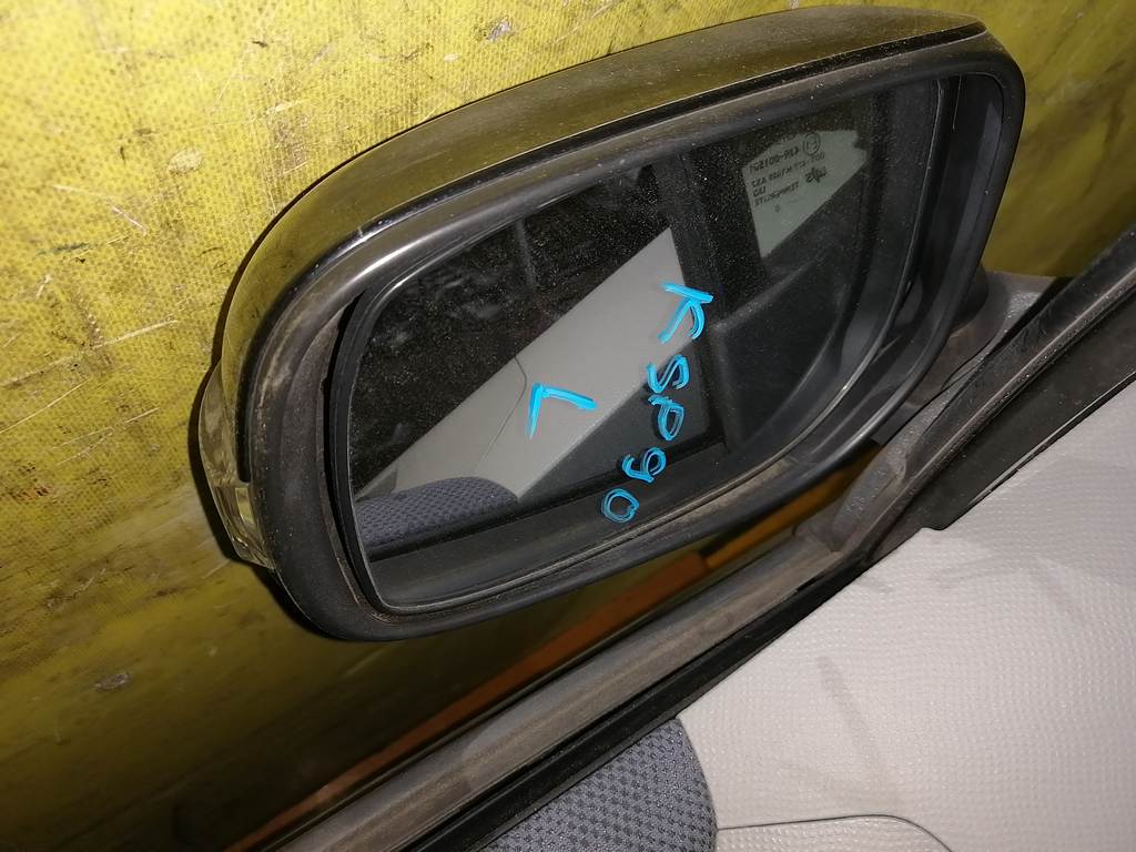 зеркало Toyota Vitz
