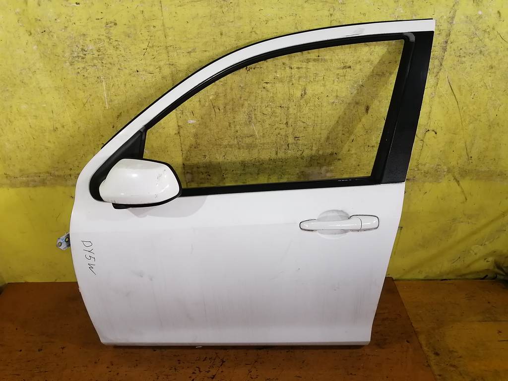 дверь Mazda Demio