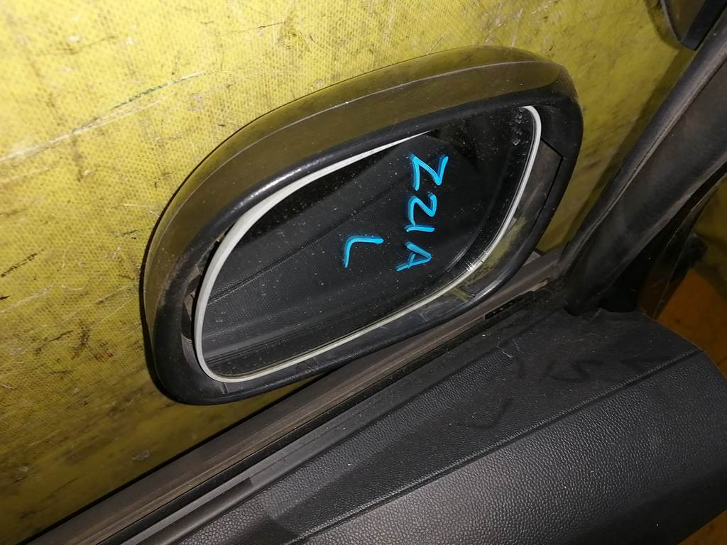 зеркало Mitsubishi Colt