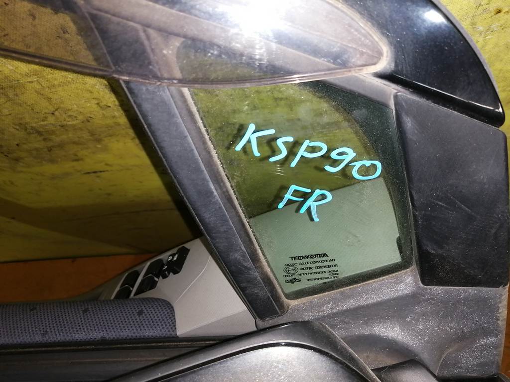 VITZ KSP90 ДВЕРЬ ПЕРЕДНЯЯ ПРАВАЯ Toyota Vitz