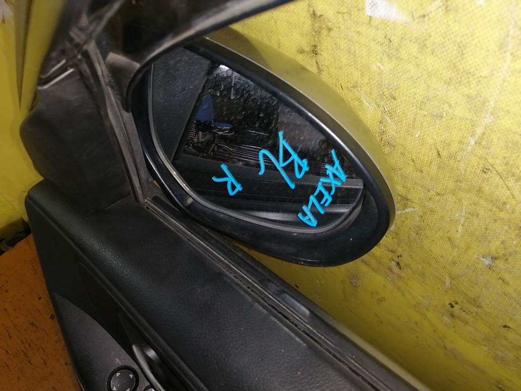 зеркало Mazda Axela