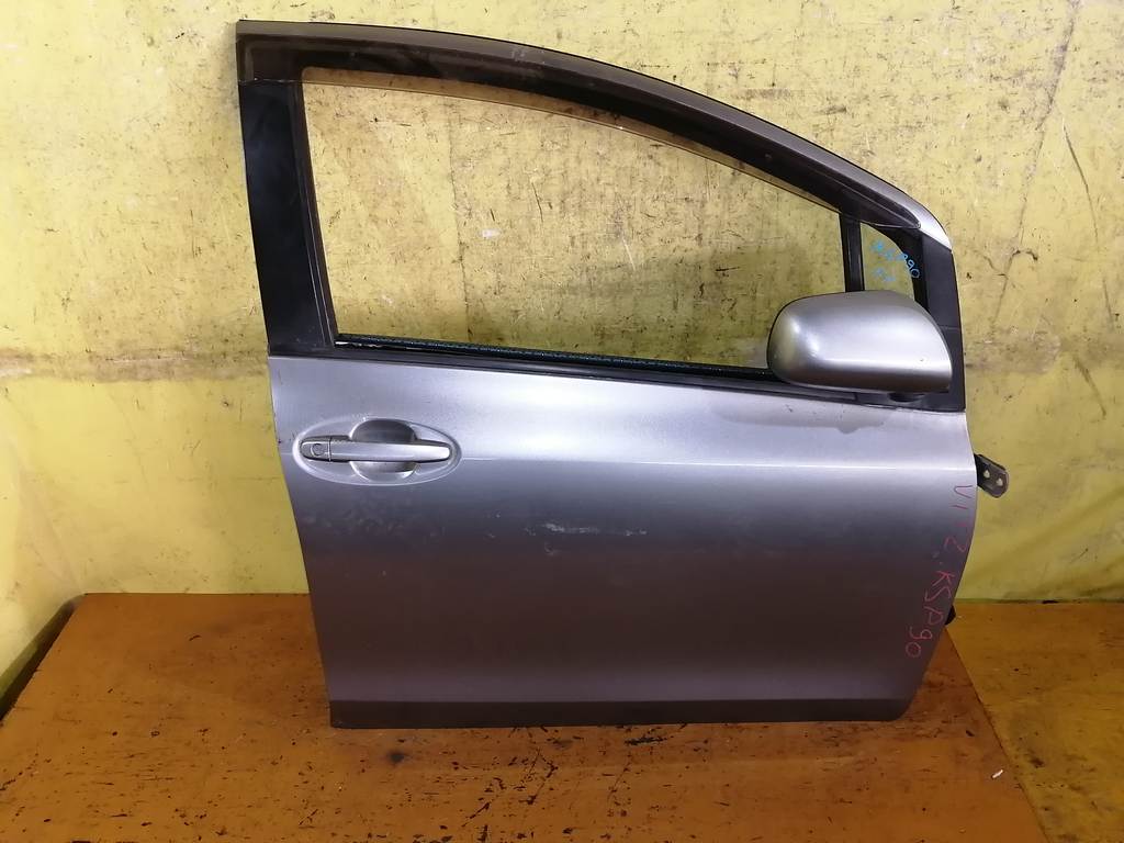 дверь Toyota Vitz