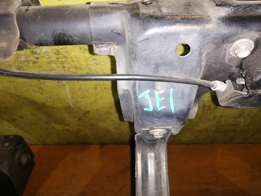 ZEST SPARK JE1 РАМКА РАДИАТОРА Honda Zest