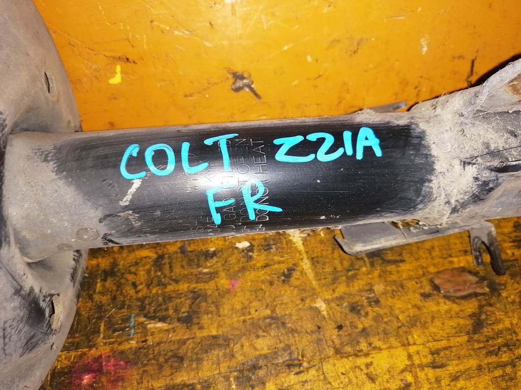 COLT Z21A СТОЙКА ПЕРЕДНЯЯ ПРАВАЯ Mitsubishi Colt