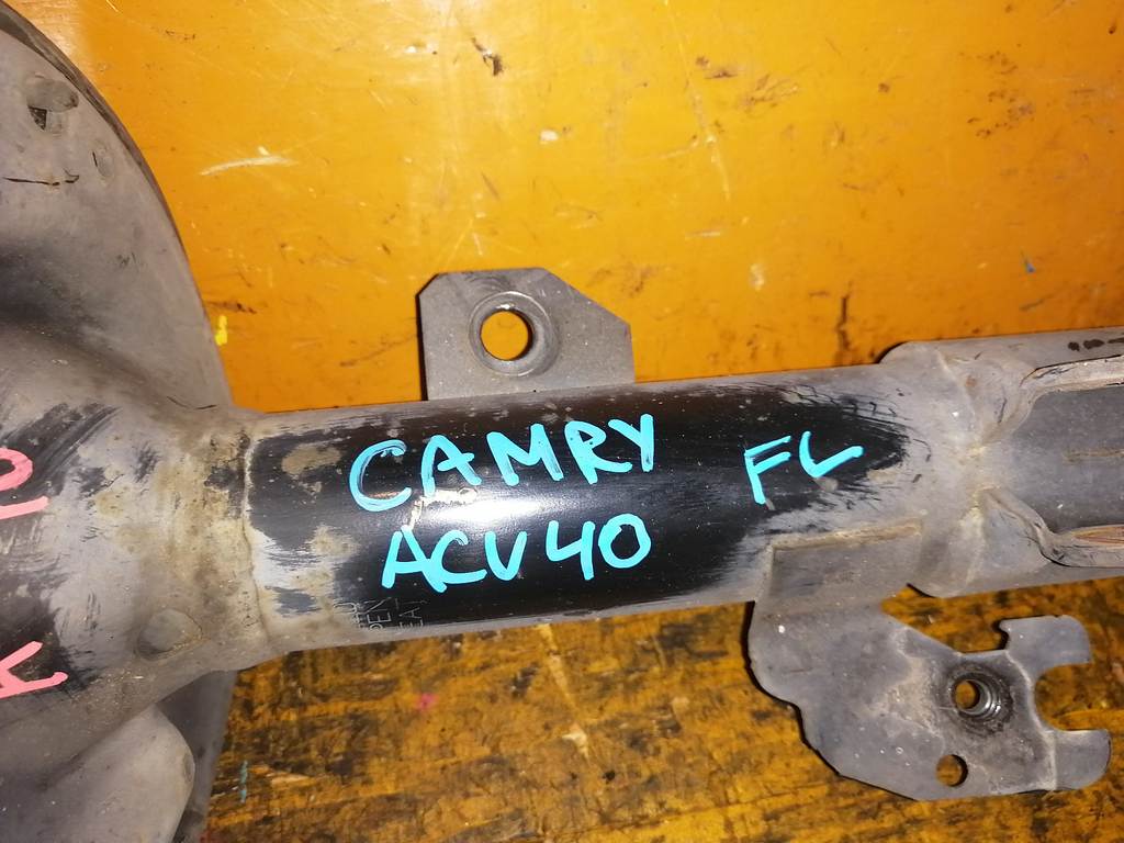 CAMRY ACV40 СТОЙКА ПЕРЕДНЯЯ ЛЕВАЯ Toyota Camry