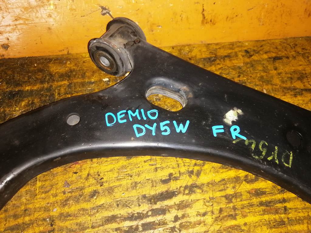 DEMIO DY5W РЫЧАГ ПЕРЕДНИЙ ПРАВЫЙ, дефект Mazda Demio