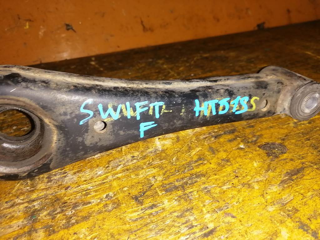 SWIFT HT51S РЫЧАГ ПЕРЕДНИЙ Suzuki Swift 1