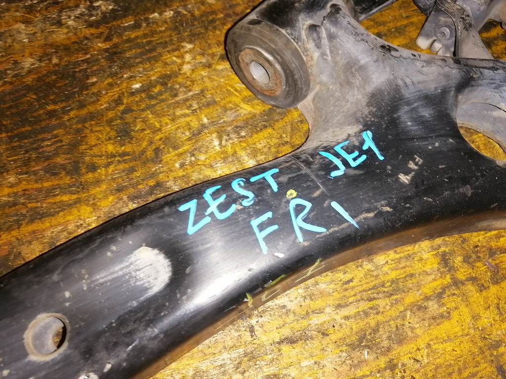 ZEST JE1 РЫЧАГ ПЕРЕДНИЙ ПРАВЫЙ 1 Honda Zest 1