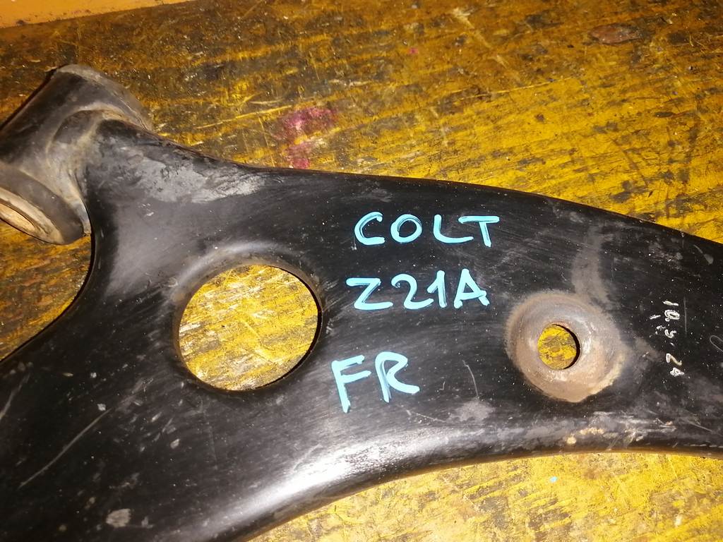 COLT Z21A РЫЧАГ ПЕРЕДНИЙ ПРАВЫЙ Mitsubishi Colt 1