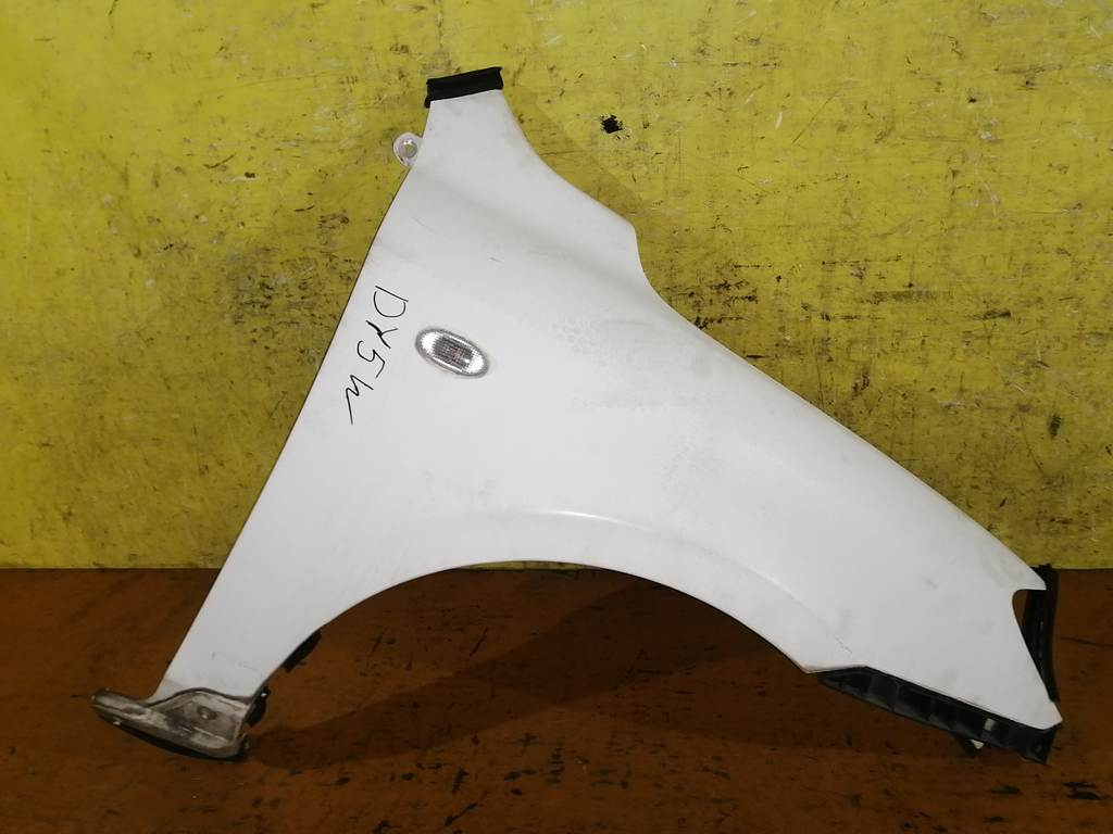 крыло Mazda Demio 0