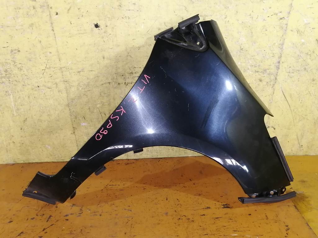 крыло Toyota Vitz 0