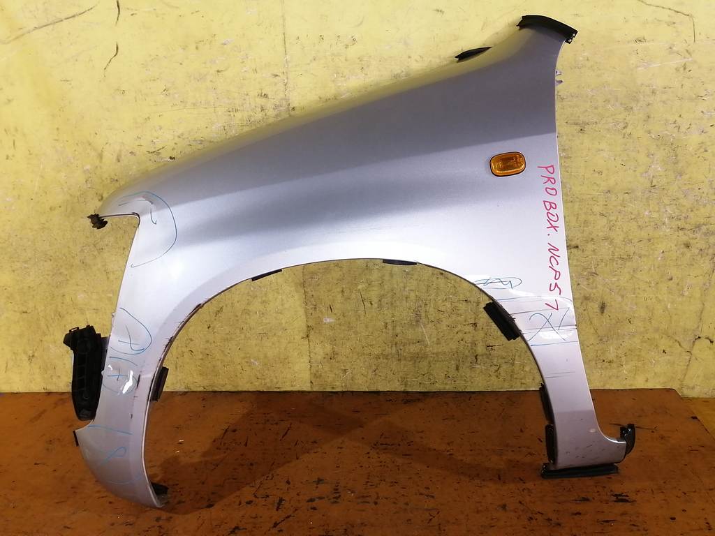 крыло Toyota Probox