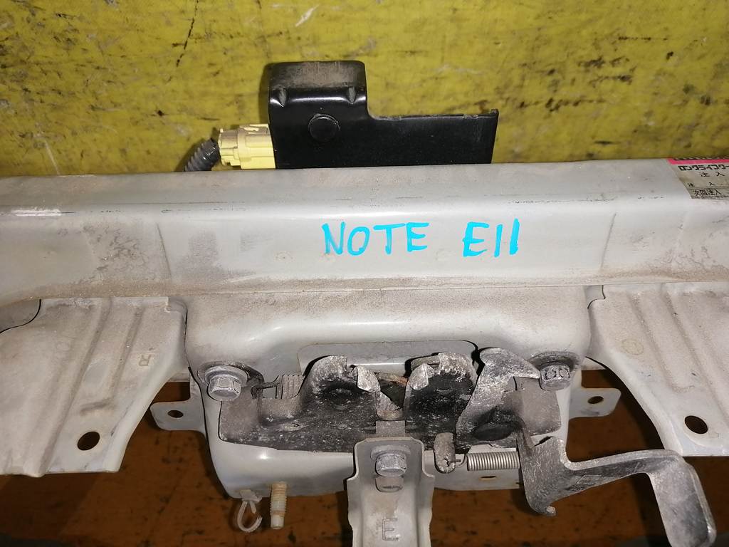 NOTE E11 РАМКА РАДИАТОРА Nissan Note 1