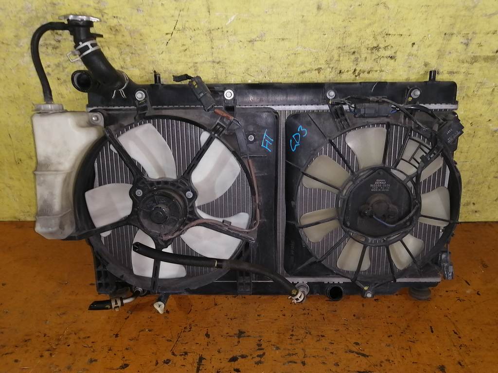 радиатор основной Honda Fit 0