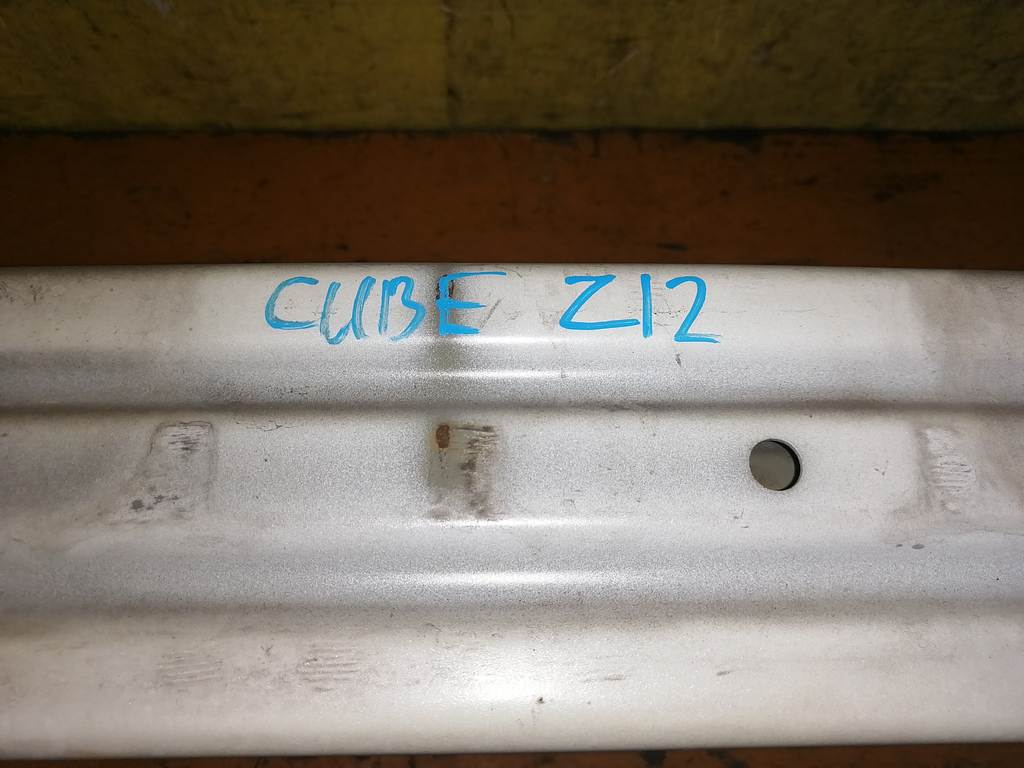 CUBE Z12 УСИЛЕНИЕ БАМПЕРА ПЕРЕД Nissan Cube 1