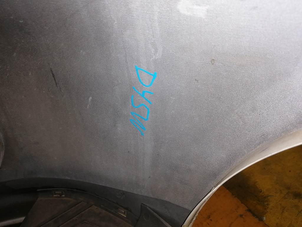 бампер Mazda Demio 6