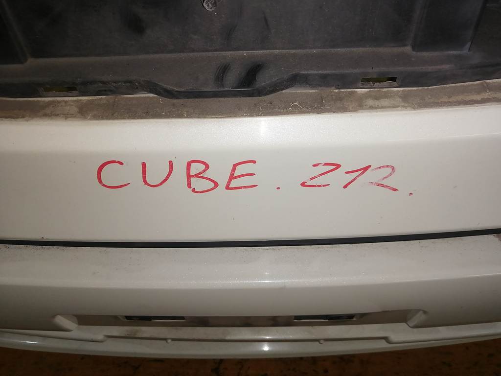 CUBE Z12 БАМПЕР ПЕРЕДНИЙ Nissan Cube 1