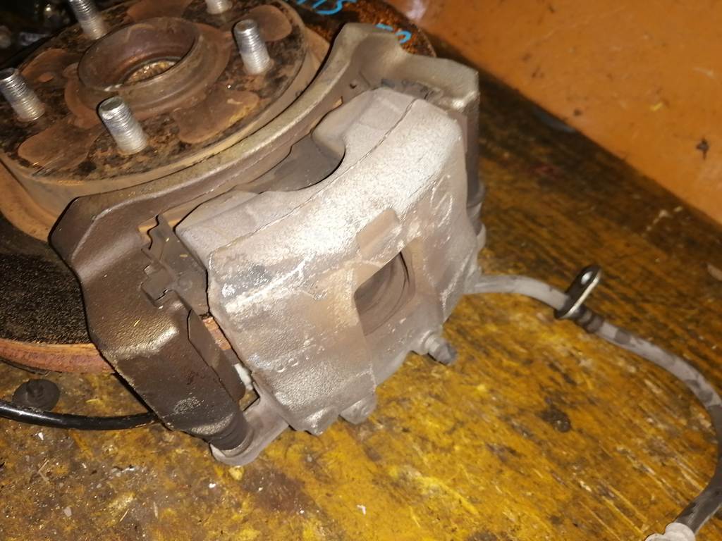 SX4 YA11S СТУПИЦА ПЕРЕДНЯЯ ПРАВАЯ ABS Suzuki SX4 1