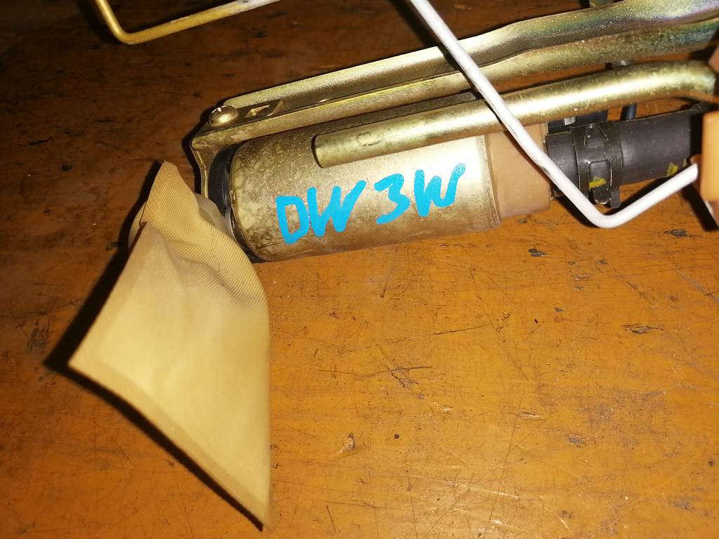 DEMIO DW3W БЕНЗОНАСОС Mazda Demio 1