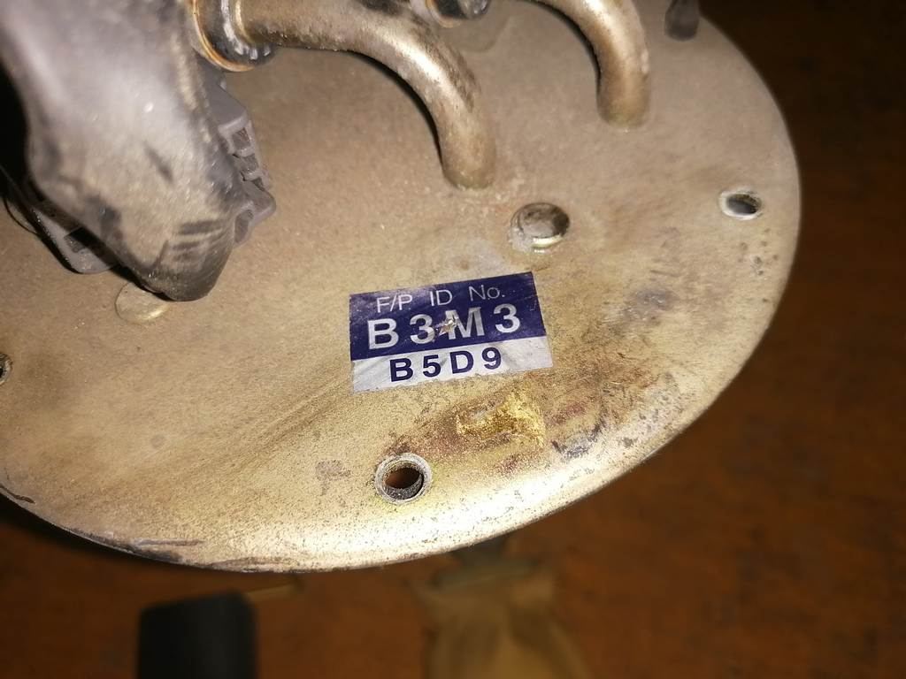 бензонасос Mazda Demio 3