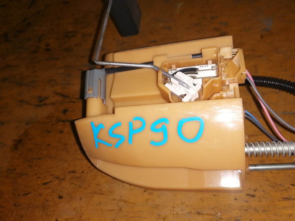 VITZ KSP90 БЕНЗОНАСОС Toyota Vitz 1