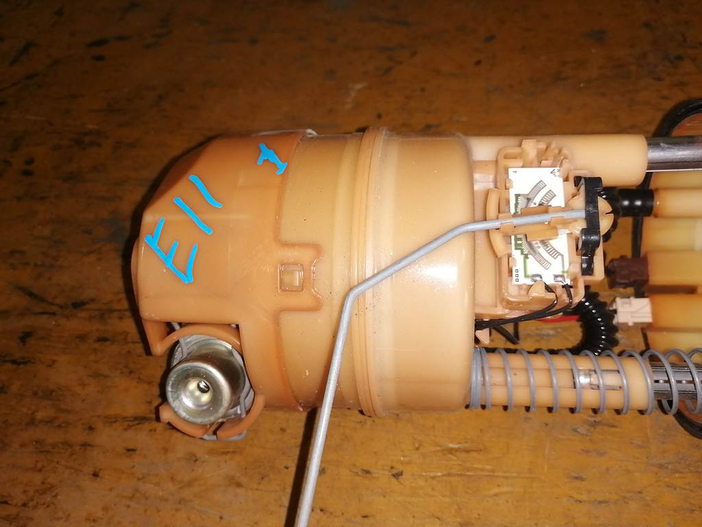 NOTE E11 БЕНЗОНАСОС 1 Nissan Note 1