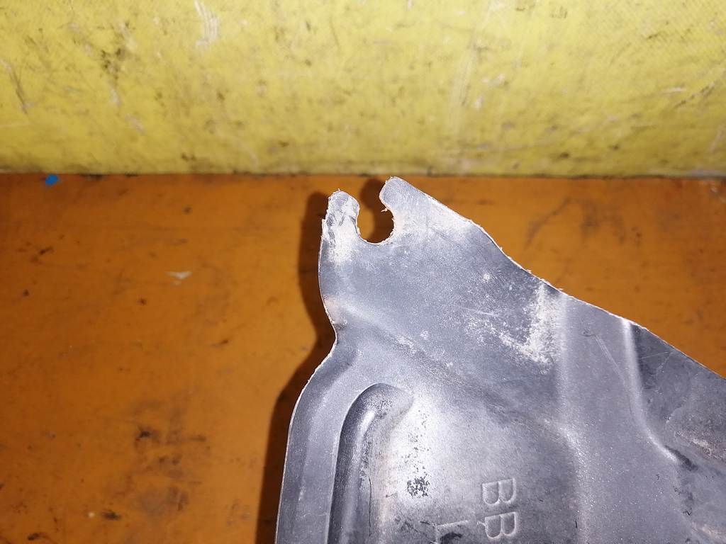 подкрылок Mazda Axela 3