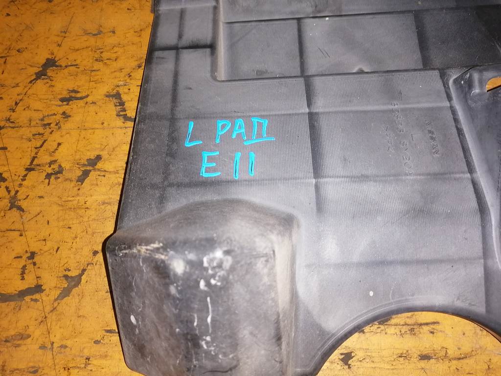 NOTE E11 ЗАЩИТА РАДИАТОРА ЛЕВАЯ Nissan Note 1