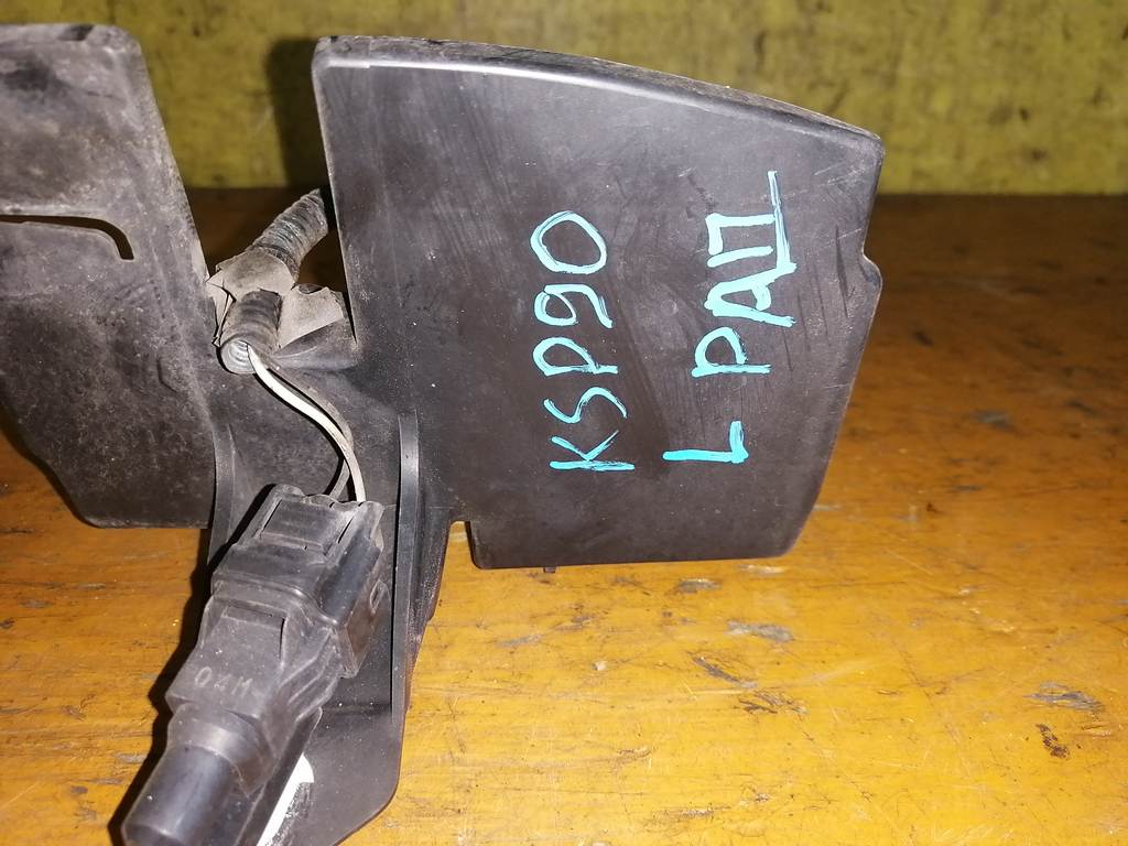 VITZ KSP90 ЗАЩИТА РАДИАТОРА ЛЕВАЯ Toyota Vitz 1