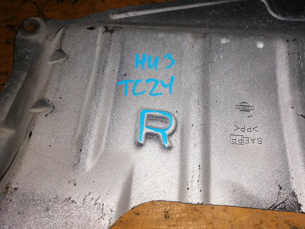 SERENA TC24 ЗАЩИТА ДВС ПРАВАЯ НИЗ Nissan Serena 1