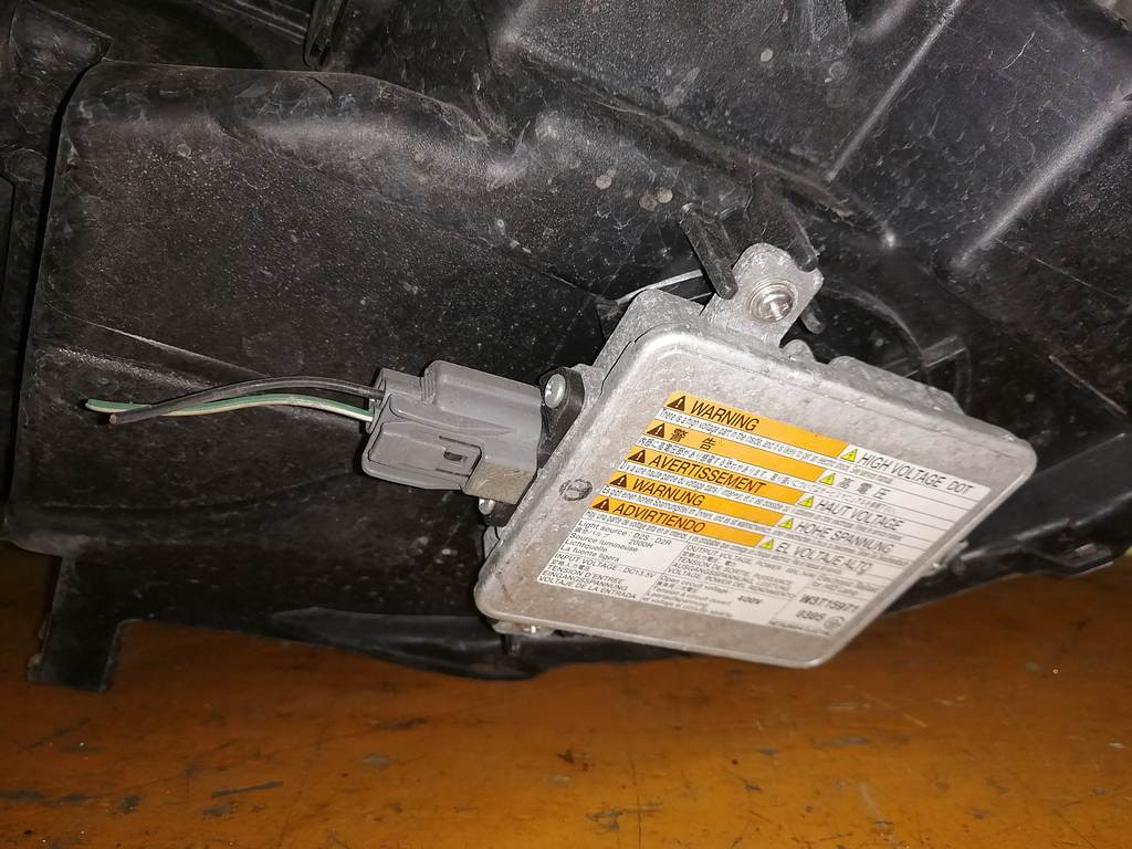фара Suzuki SX4 3