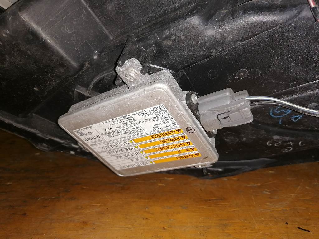 фара Suzuki SX4 3